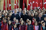 Milli Eğitim Bakanı Ziya Selçuk ve Öğrenciler Büyük Önder Atatürk’ün Huzuruna Çıktı