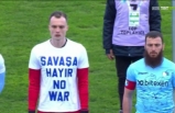 Erzurumsporlu Aykut Demir ‘savaşa hayır’ tişörtünü reddetti