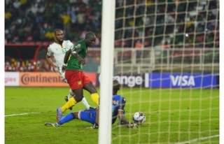 Tarihte böylesi yok! Kamerun-Komorlar maçında kaleye...