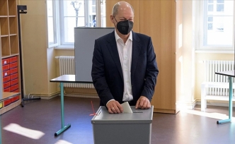 Almanya'daki Genel Seçimlerden Sosyal Demokrat Parti Birinci Çıktı