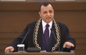 AYM Başkanı Zühtü Arslan'dan adil yargılama uyarısı: Durum vahim