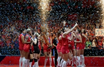 Avrupa Kadınlar Voleybol Şampiyonası: Filenin Sultanları, Sırbistan'ı eleyerek şampiyon oldu