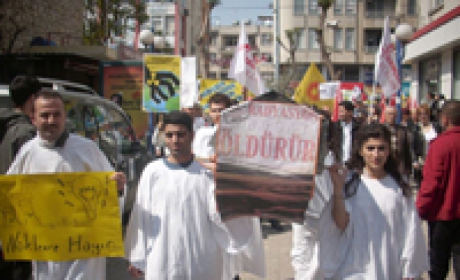 Mersin'de nükleer karşıtı yürüyüş