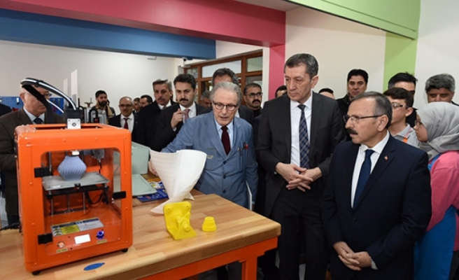 Milli Eğitim Bakanı Selçuk, İlk Tasarım ve Beceri Atölyelerinin Açılışını Tokat'ta Gerçekleştirdi