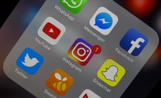 AB'den Sosyal Medya Devlerine Yalan Haber Çağrısı