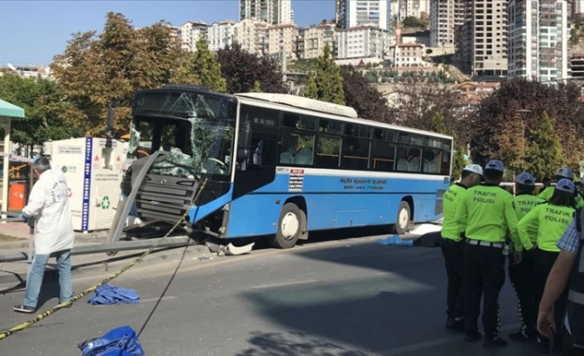 Ankara'da Halk Otobüsü Yayalara Çarpması Sonucu 3 Kişi Hayatını Kaybetti