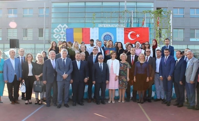 Türkiye Maarif Vakfının, Avrupa Birliği Sınırlarındaki İlkokulu Romanya'nın Başkenti Bükreş'te Açıldı