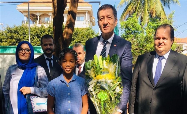 Milli Eğitim Bakanı Ziya Selçuk 'tan Gine'deki Türkiye Maarif Vakfı Okuluna Ziyaret