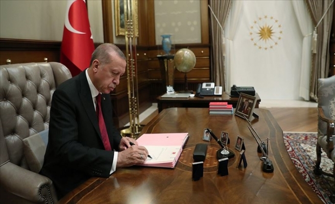 İşte Görevden Alınanlar ve Göreve Getirilenler: Cumhurbaşkanı Erdoğan İmzaladı Kritik Atamalar