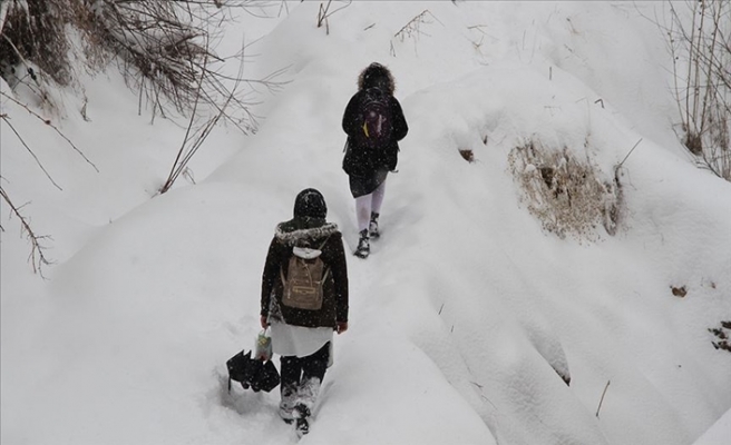 Eskişehir ve Kütahya'da Etkili Olan Kar Yağışı Nedeniyle Eğitime Bugün Ara Verildi
