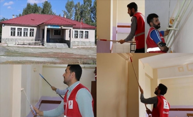 Kızılay Gönüllüleri Köy Okulunu Boyayarak, Yüz Yüze Eğitime Hazırladı