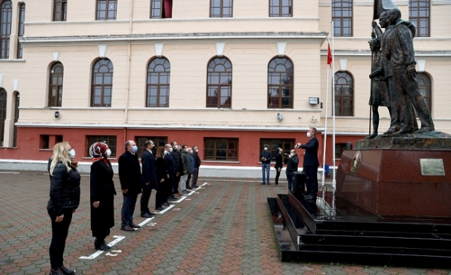 Okullarda Bayrak Töreni Yapıldı, İstiklal Marşı Okundu