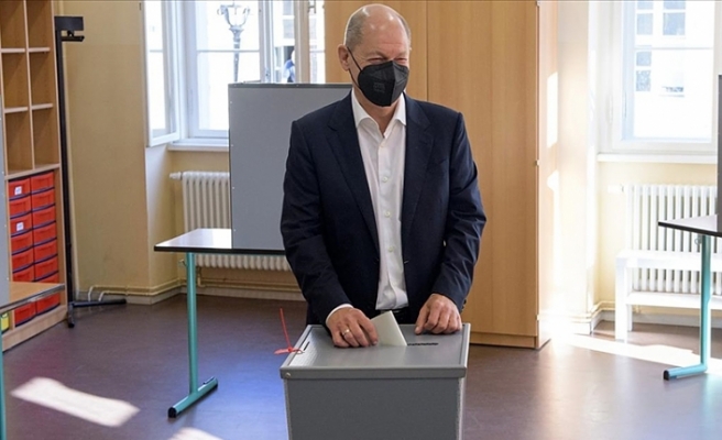 Almanya'daki Genel Seçimlerden Sosyal Demokrat Parti Birinci Çıktı