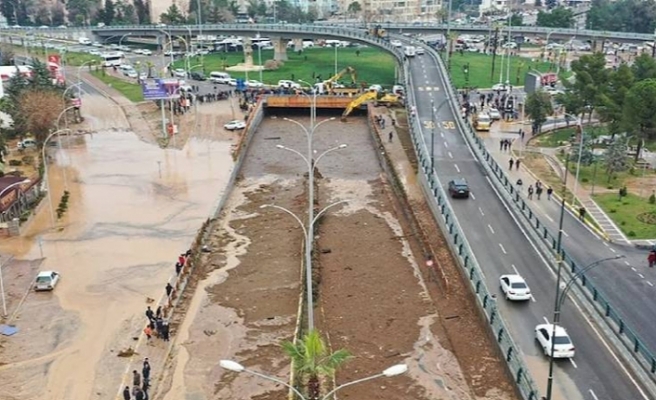 8 kişinin yaşamını yitirdiği Abide Köprülü Kavşağı'nı yapan şirketin Diyarbakır Şehir Hastanesi'nin ihalesini de aldığı ortaya çıktı