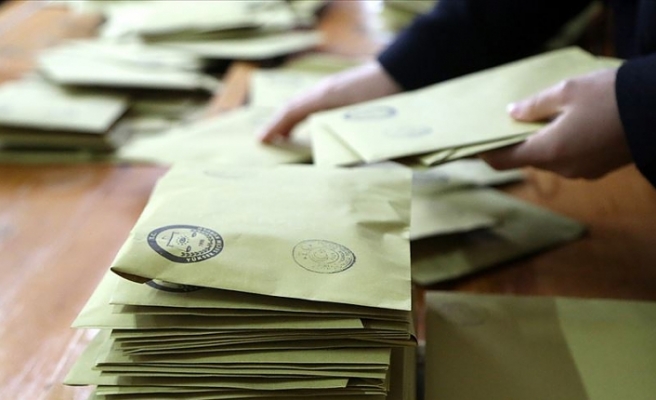 Seçim resmen başladı: Yurt dışına kayıtlı Türkler oy kullanıyor