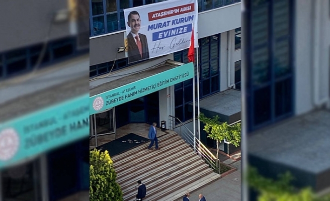 MEB binasına bile propaganda pankartı astılar