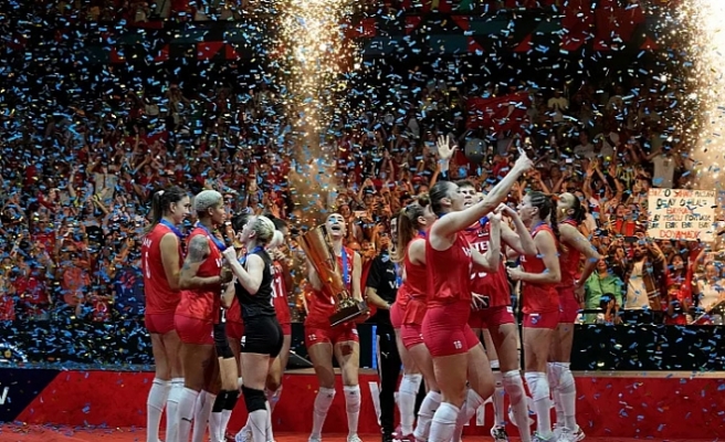Avrupa Kadınlar Voleybol Şampiyonası: Filenin Sultanları, Sırbistan'ı eleyerek şampiyon oldu