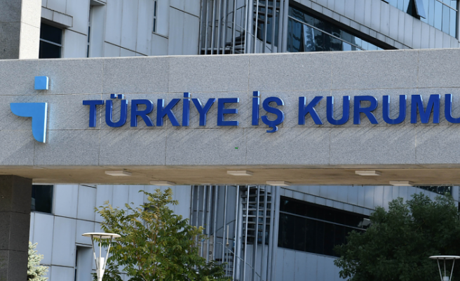 AKP'nin, "81 ile üniversite" politikası çöktü: Eğitimli işsizler İŞKUR kuyruklarında