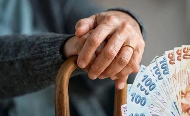 Milyonlarca emeklinin gözü haberde: Bayram ikramiyesi ne kadar olacak?