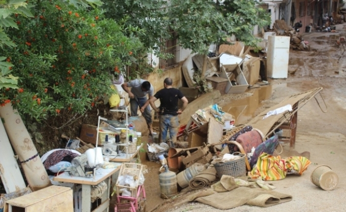 Sel felaketinde mağdur olan vatandaşlar yardım eli bekliyor