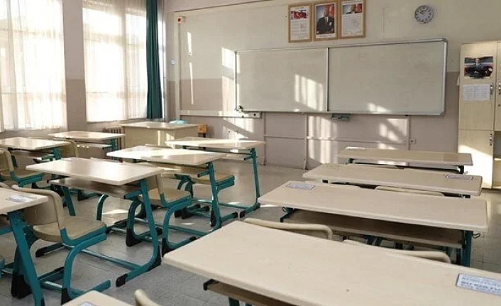 1 Nisan'da Okullar Tatil Edildi