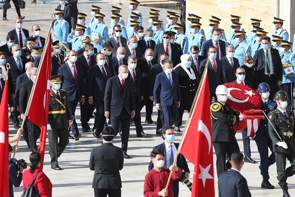 Cumhurbaşkanı Erdoğan 29 Ekim Mesajı: Ülkemize Yönelik Saldırılar Kararlılığımızı Daha da Artırmaktadır